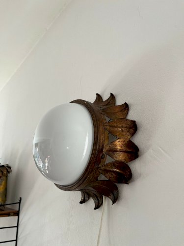 PAIRE APPLIQUES OU PLAFONNIERS  SOLEIL  EN METAL DORE ET OPALINE ANNEES 60 70.