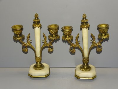 -PAIRE  BOUGEOIRS STYLE LOUIS XVI BRONZE et MARBRE JUS de GRENIER  déco TABLE