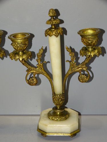 -PAIRE  BOUGEOIRS STYLE LOUIS XVI BRONZE et MARBRE JUS de GRENIER  déco TABLE