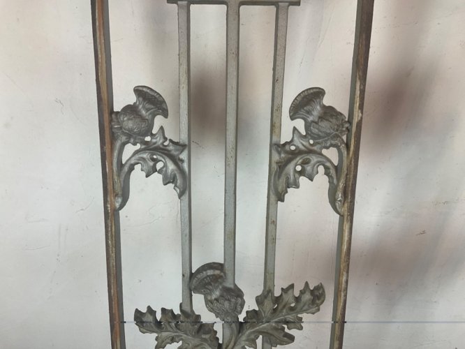 Paire d Ancienne grille art nouveau décor de chardon , en fonte XIXéme
