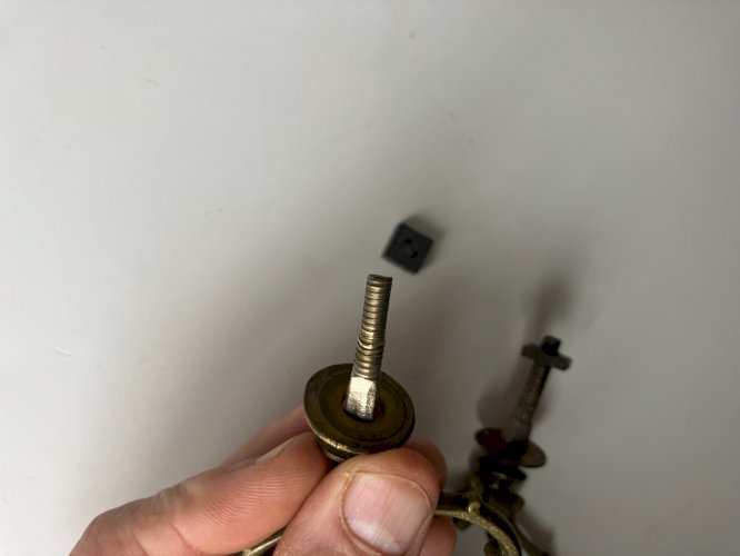 paire d' anciennes poignees de tiroir en bronze dauphins