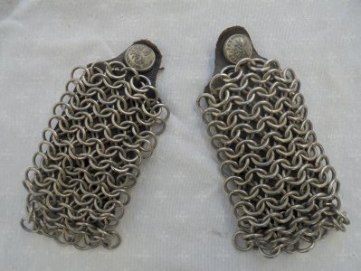 pair of epaulettes of a non-commissioned officer of the French infantry from the 1st World War
