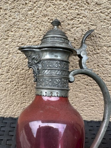 PAIRE D’AIGUIERE ÉTAIN ET VERRE ROUGE ÉPOQUE NAPOLÉON III XIXe