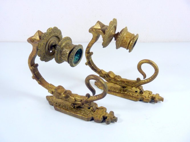 Paire d'anciennes appliques bronze sculpté XIX° décor dragons, signées G.H.