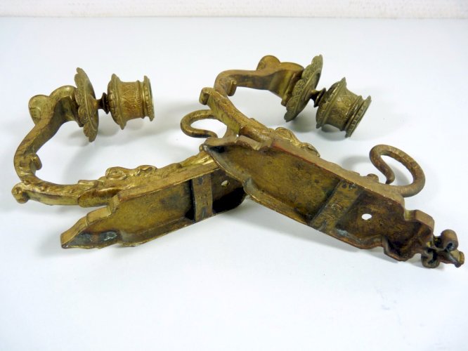 Paire d'anciennes appliques bronze sculpté XIX° décor dragons, signées G.H.