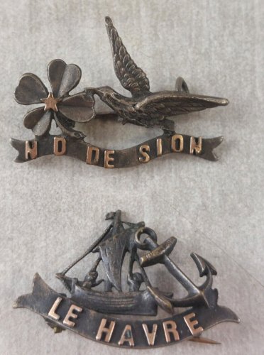 Paire danciennes broches religieuses, Notre Dame de Sion et Le Havre