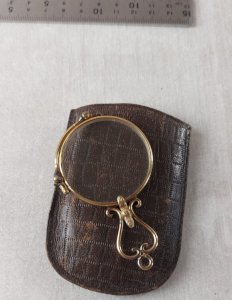 Pair of antique folding glasses / lorgnettes, in gold-plated.