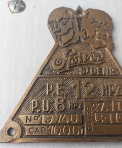 Paire danciennes plaques en bronze, de compresseur, Spiros