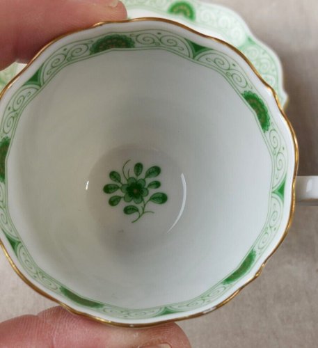 Paire d'anciennes tasses + sous tasses, en porcelaine, Alte Ranke Grün, Lindner