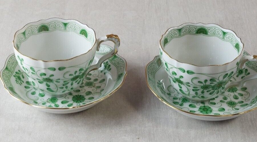 Paire d'anciennes tasses + sous tasses, en porcelaine, Alte Ranke Grün, Lindner