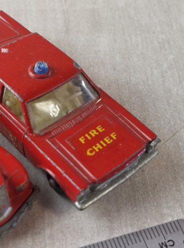 Paire danciennes voitures, Fire Chief Car + Ford Galaxie ^