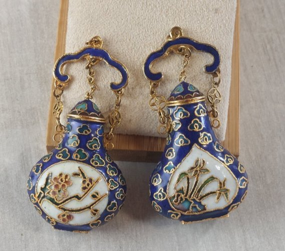 Paire danciens pendentifs, forme bouteille / vase, émail cloisonné, asiatique