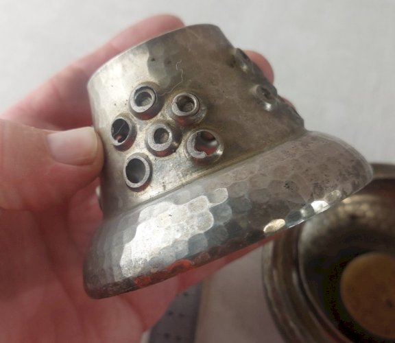 Paire d'anciens photophores, en métal argenté, Baija