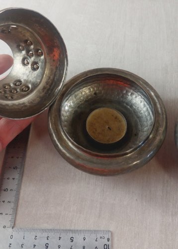 Paire d'anciens photophores, en métal argenté, Baija