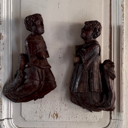Paire d'anges en prière en bois sculpté XVIIe M3675