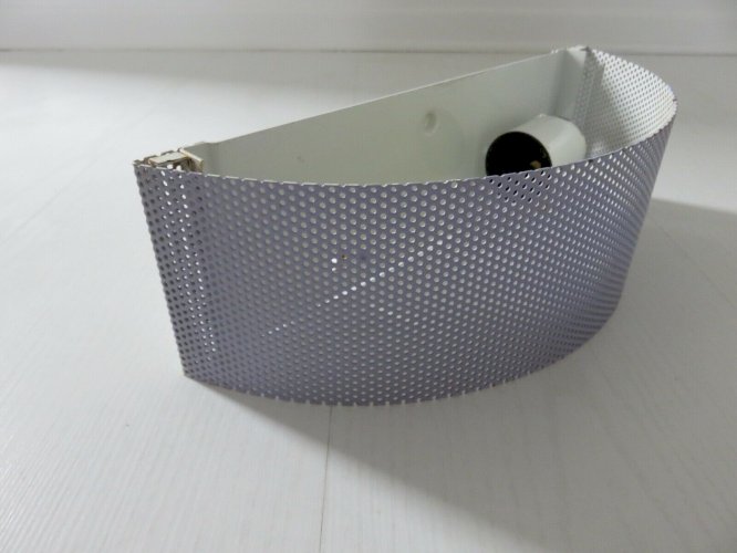 PAIRE DAPPLIQUES  BANDEAU  EN METAL PERFORE ANNEES 70 VINTAGE