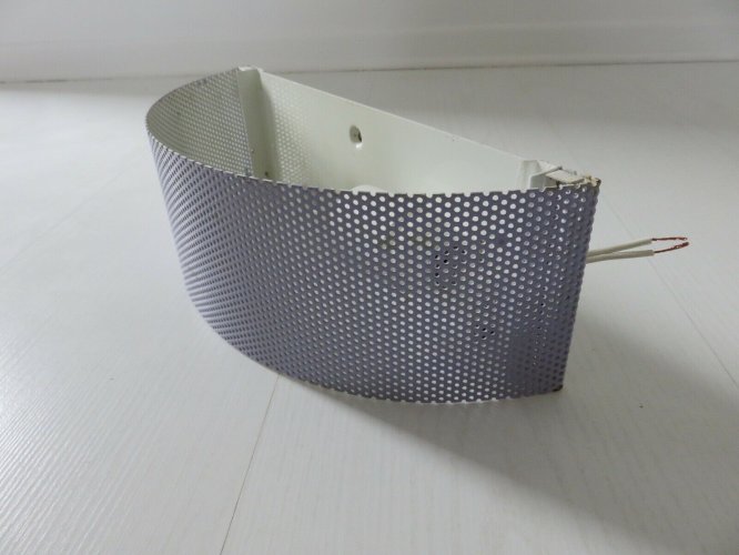 PAIRE DAPPLIQUES  BANDEAU  EN METAL PERFORE ANNEES 70 VINTAGE