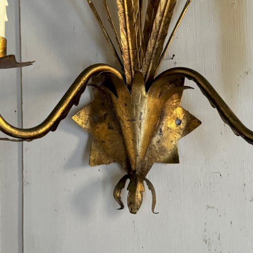 Paire d'appliques en métal doré en forme d'épi de blé milieu XXe M3532