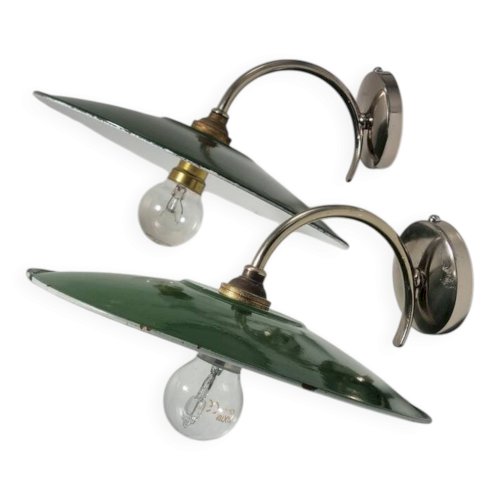 Paire dappliques en tôle émaillée