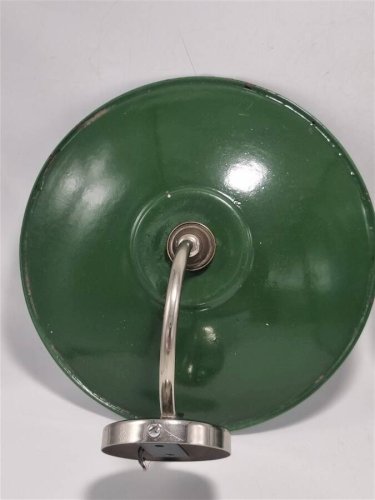 Paire dappliques en tôle émaillée