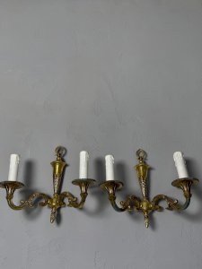 Paire d'appliques murales vintage dorées – Style Louis XVI – 2 bras de lumière – Décoration française classique