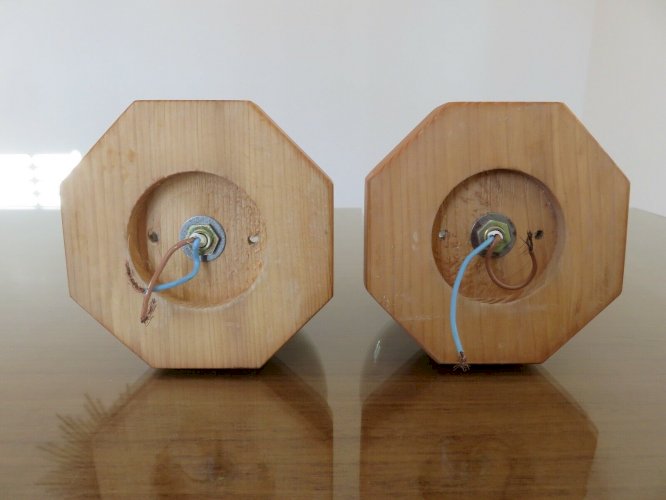 PAIRE DAPPLIQUES SCANDINAVES MINIMALISTES EN SAPIN ET OPALINE ANNEES 80 VINTAGE