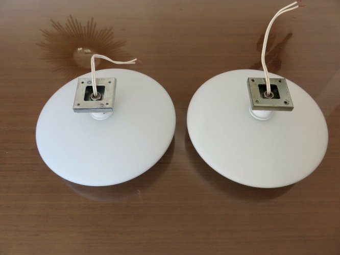 PAIRE D'APPLIQUES SOUCOUPE - UFO - EN OPALINE BLANCHE ANNEES 60 70 VINTAGE