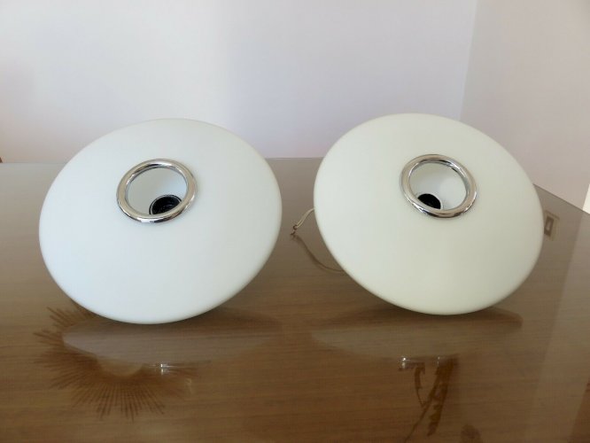 PAIRE D'APPLIQUES SOUCOUPE - UFO - EN OPALINE BLANCHE ANNEES 60 70 VINTAGE