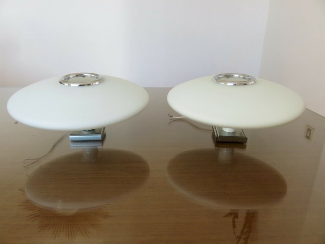 PAIRE D'APPLIQUES SOUCOUPE - UFO - EN OPALINE BLANCHE ANNEES 60 70 VINTAGE