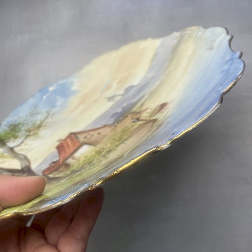 Paire d'assiette en porcelaine cabane de pécheur peint à la main signé Albert
