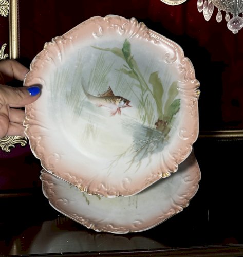 Paire d’assiettes anciennes et antiques Limoges – J.B. Limoges – poissons peints à la main – porcelaine française – Ø 22 cm