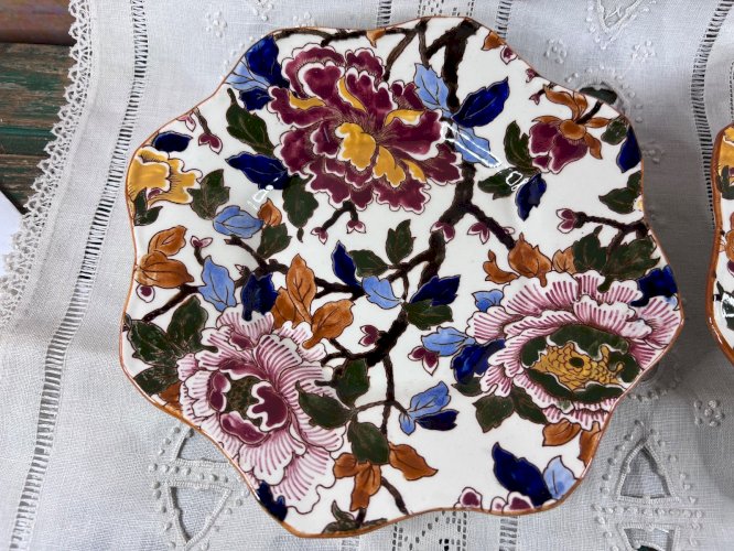 Paire d’assiettes anciennes Gien Pivoine – Faïence décor floral – XIXe siècle