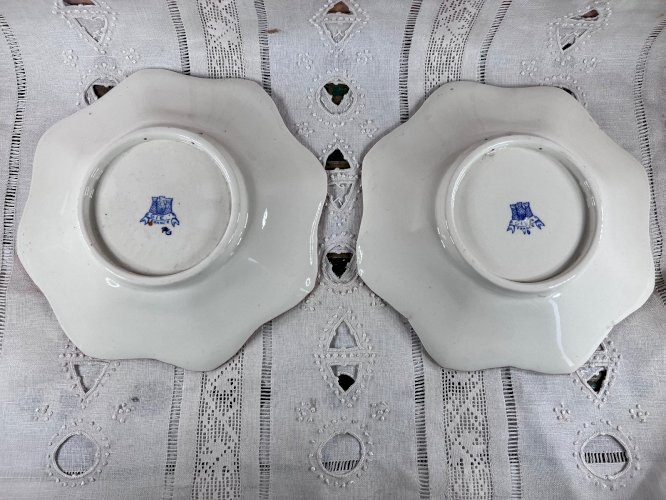 Paire d’assiettes anciennes Gien Pivoine – Faïence décor floral – XIXe siècle