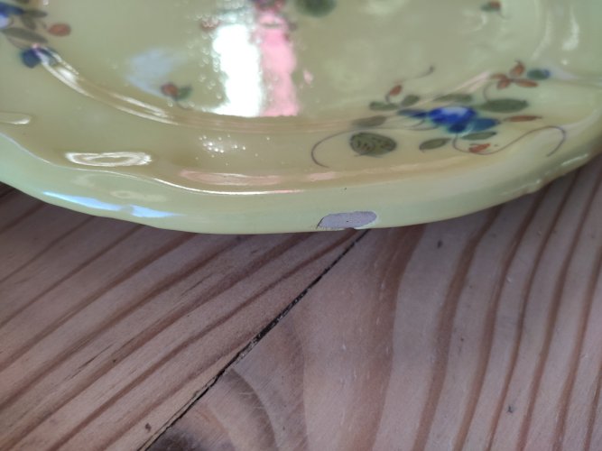 Paire d'Assiettes Anciennes Lunéville - décor aux Bleuets sur fond jaune