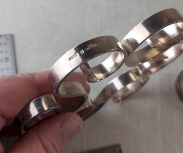 Paire de 2 anciens dessous de bouteille, Christofle arabesque ^