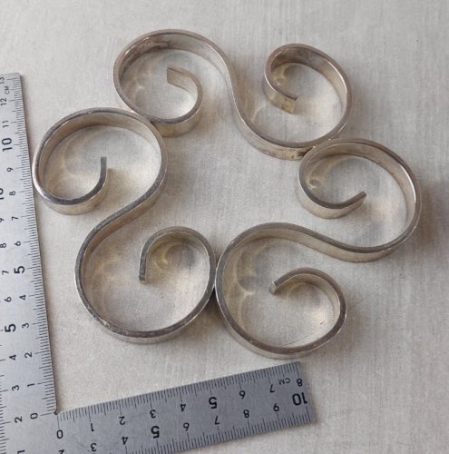 Paire de 2 anciens dessous de bouteille, Christofle arabesque ^