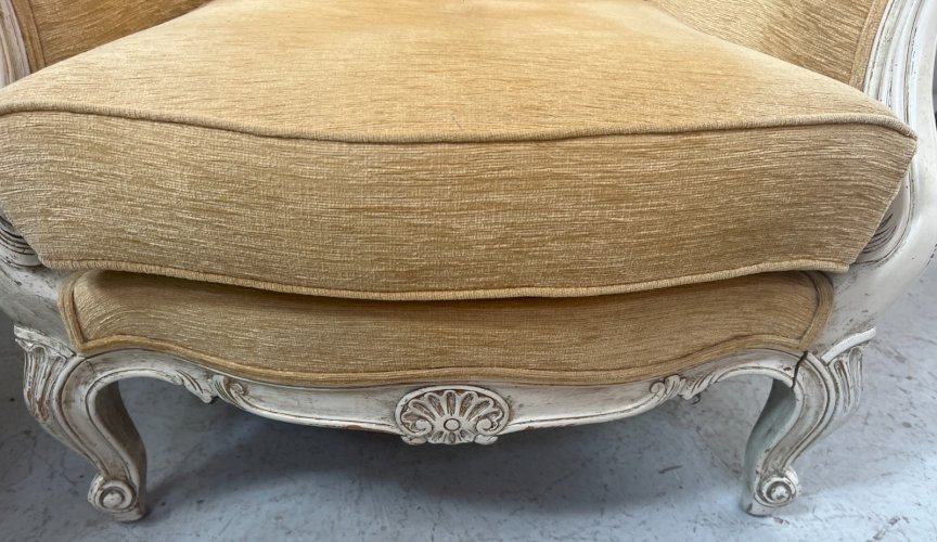 Paire de bérgères a oreilles de style Louis XV en hetre patiné XX siècle