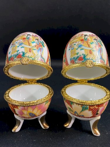 Paire de boites coffrets écrin forme oeuf porcelaine Satsuma Kutani Japon Geisha