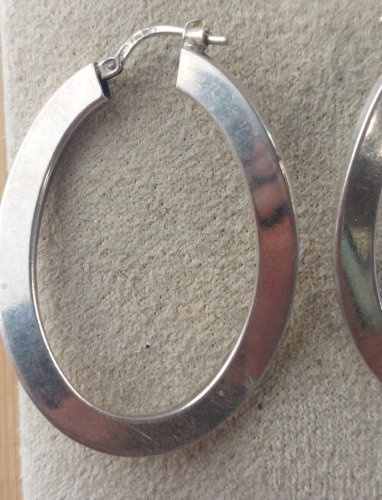 Paire de boucles d'oreilles créoles, en argent massif ^