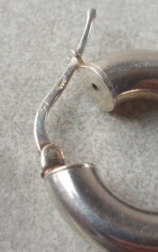 Paire de boucles d'oreilles, créoles, en argent massif
