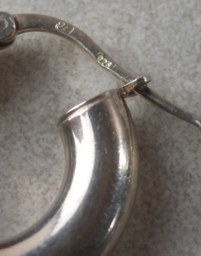 Paire de boucles d'oreilles, créoles, en argent massif