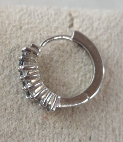 Paire de boucles d'oreilles créoles strass, en argent massif ^