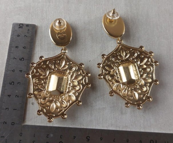 Paire de boucles doreilles, en métal doré, Julie Sion Paris