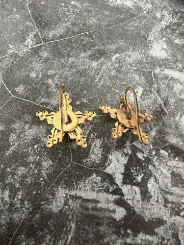 Paire de boucles d’oreilles étoile stock neuf ancienne vers 1930 dormeuses