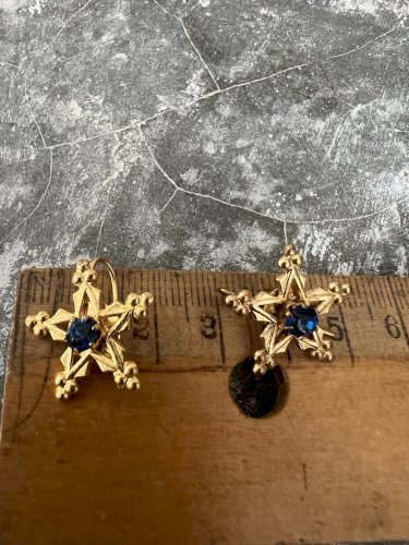 Paire de boucles d’oreilles étoile stock neuf ancienne vers 1930 dormeuses