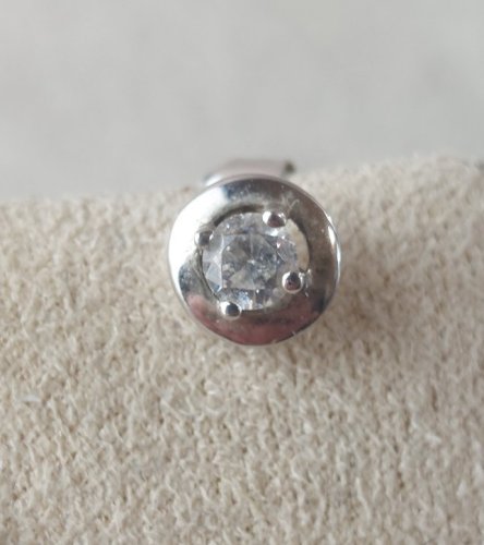 Paire de boucles d'oreilles strass, en argent massif ^