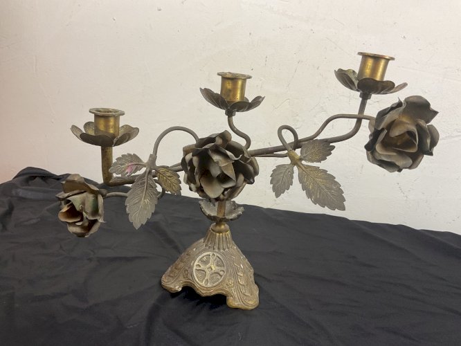 PAIRE DE BOUGEOIR AUTEL D EGLISE RELIGIEUX EN LAITON BRONZE XIXEME