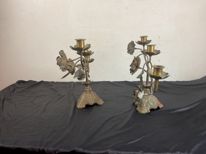 PAIRE DE BOUGEOIR AUTEL D EGLISE RELIGIEUX EN LAITON BRONZE XIXEME