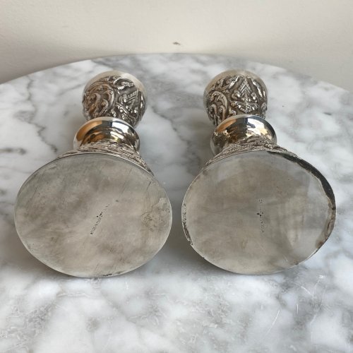 Paire de bougeoirs en argent Thaïlande riche décor M3770