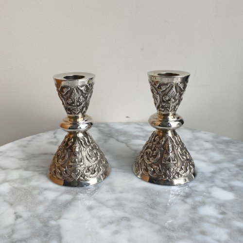 Paire de bougeoirs en argent Thaïlande riche décor M3770